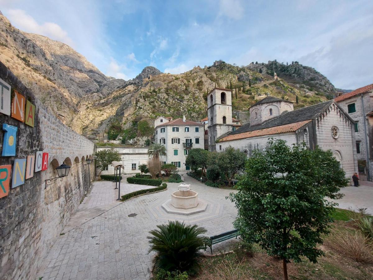 Апартаменты Old Town Kotor Square Экстерьер фото