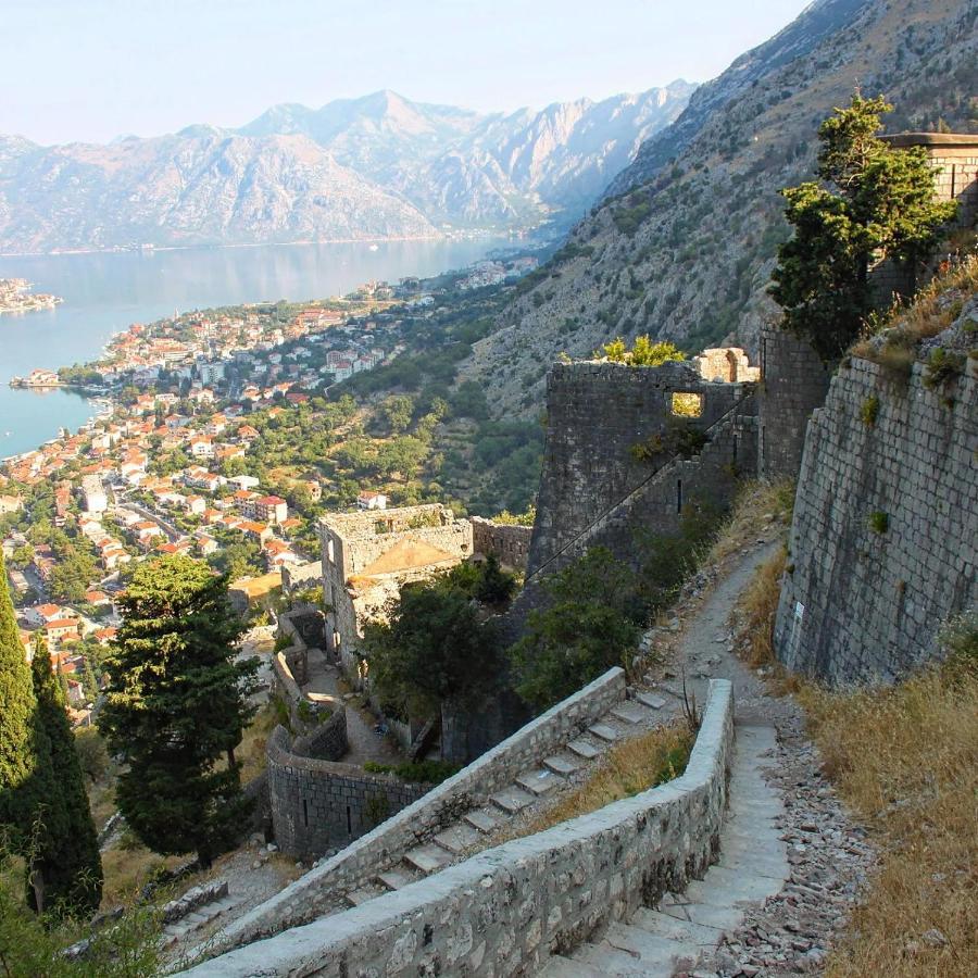 Апартаменты Old Town Kotor Square Экстерьер фото