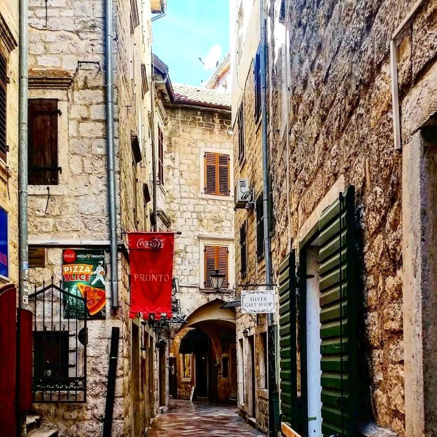 Апартаменты Old Town Kotor Square Экстерьер фото