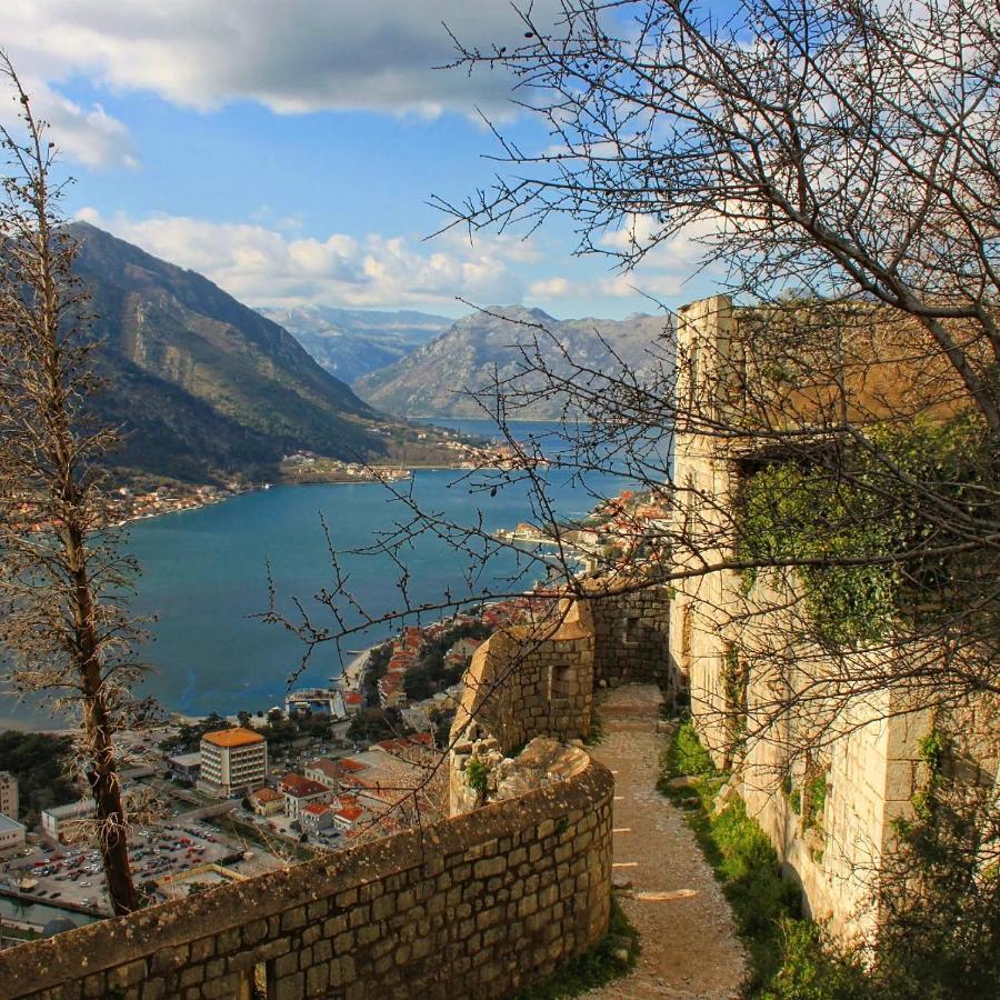 Апартаменты Old Town Kotor Square Экстерьер фото