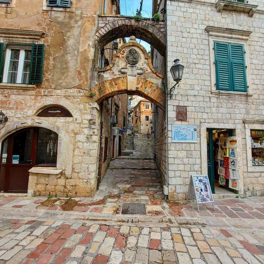 Апартаменты Old Town Kotor Square Экстерьер фото